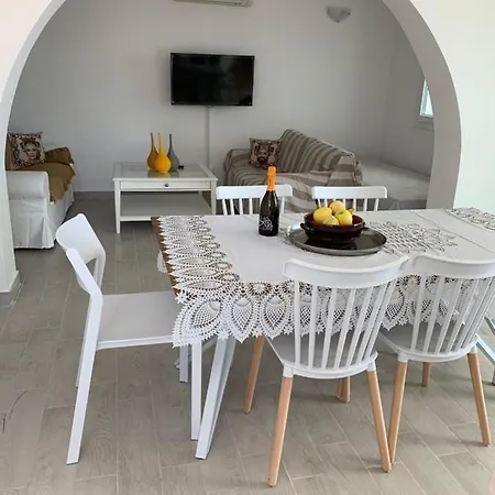 Costanza Villa
