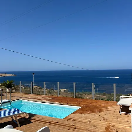 Costanza Villa San Vito Lo Capo
